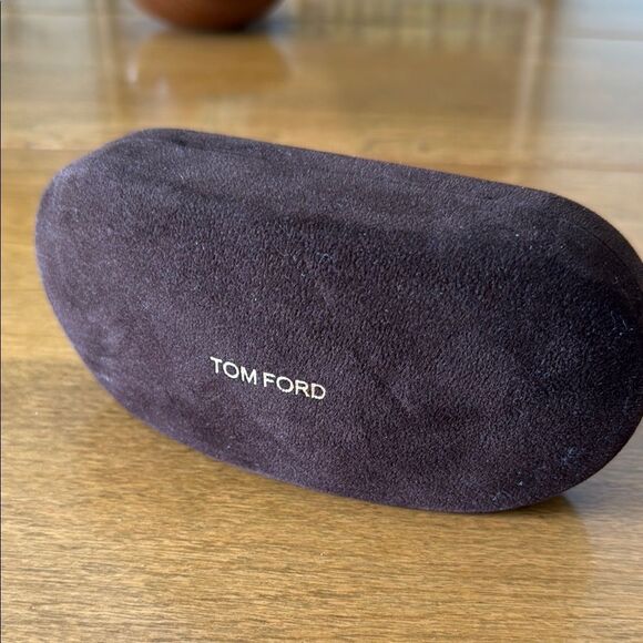 TOM FORD eyeglass case & cleaning cloth - Picture 1 of 6